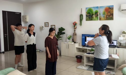 小型少年营会